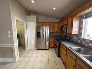 8608 Quail Creek Ct NE in Albuquerque, NM - Building Photo - Building Photo