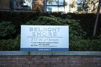 717 3rd St W in North Vancouver, BC - Building Photo - Building Photo
