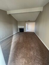 7956 Orchard Woods Cir in Sacramento, CA - Building Photo - Building Photo