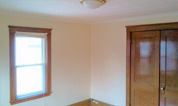 30 Newbury Ave, Unit 3 in Quincy, MA - Foto de edificio - Building Photo