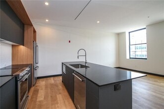 33 Russell St in Rochester, NY - Building Photo - Building Photo