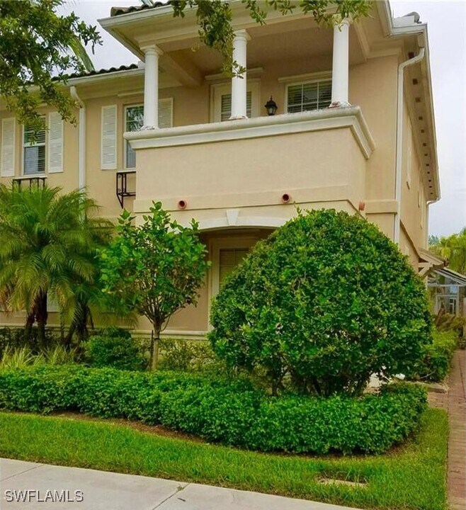 8152 Josefa Way in Naples, FL - Building Photo