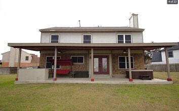 5811 Bear Lake Dr in San Antonio, TX - Building Photo - Building Photo