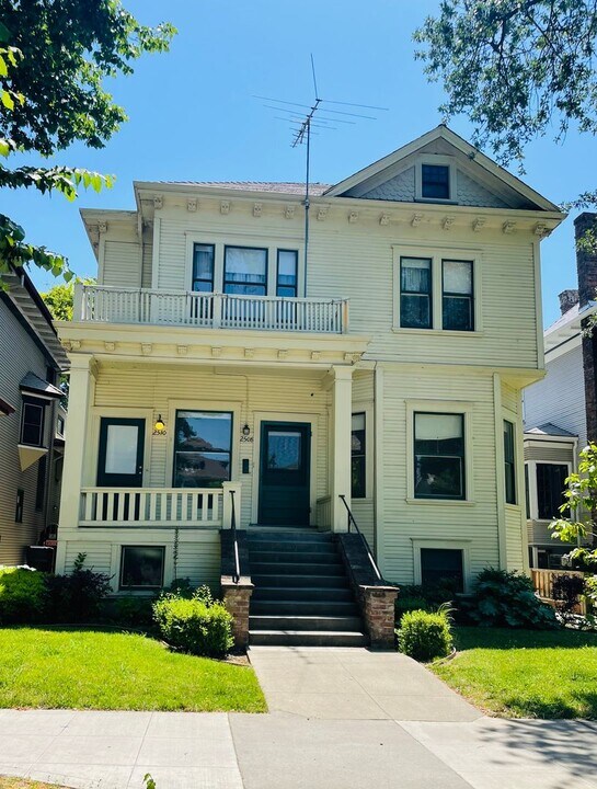 2508 Capitol Ave in Sacramento, CA - Building Photo