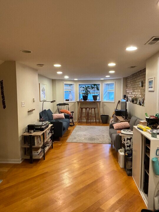 1238 N Campbell Ave in Chicago, IL - Building Photo