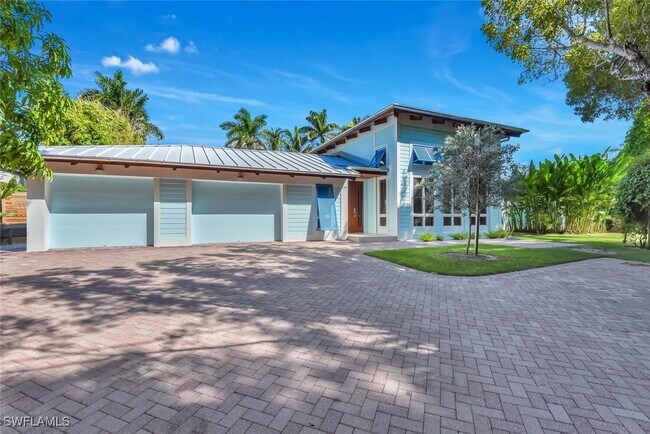 795 18th Ave S in Naples, FL - Building Photo - Building Photo