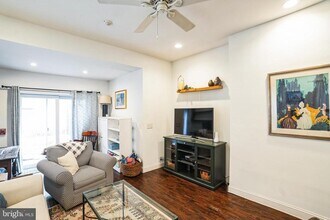 2124 Spruce St in Philadelphia, PA - Building Photo - Building Photo