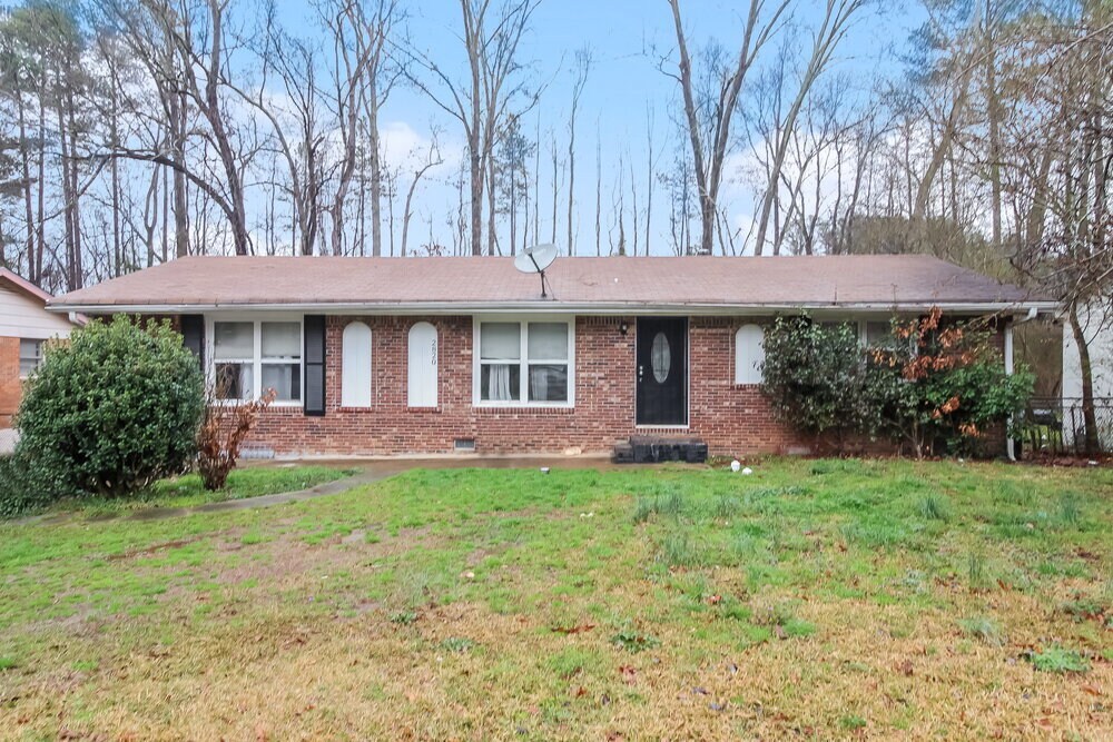 2820 Middleburg Dr in College Park, GA - Building Photo