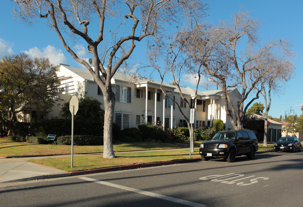 2103 Idaho Ave in Santa Monica, CA - Building Photo