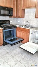 320 Perry St in San Marcos, TX - Building Photo - Building Photo