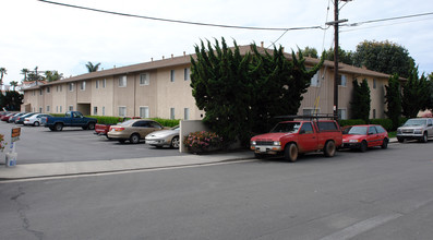 Meadowlark Apartments in San Clemente, CA - Building Photo - Building Photo