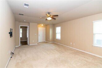 114 Leon River Loop in Hutto, TX - Building Photo - Building Photo