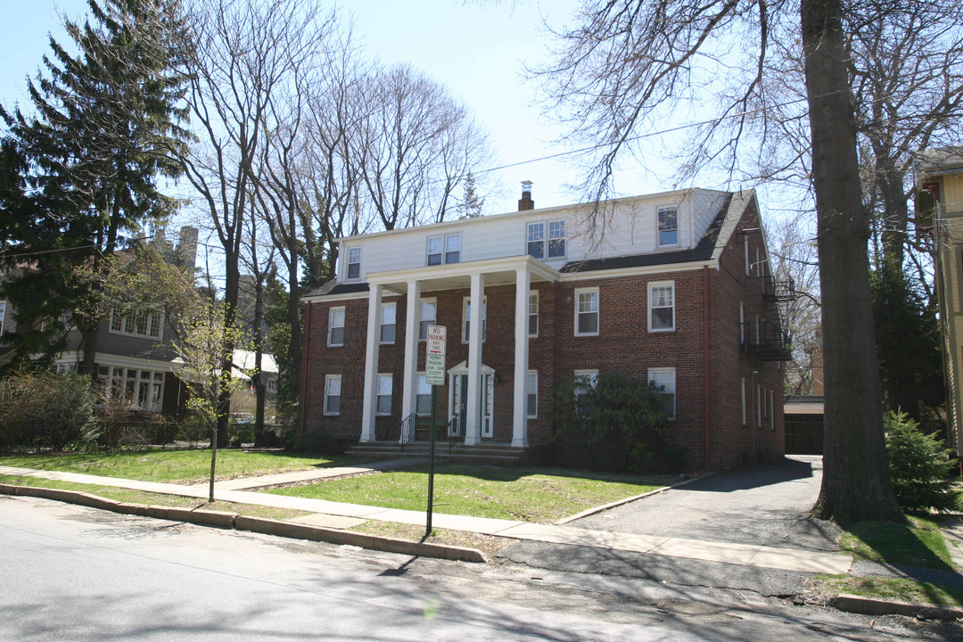 18 The Crescent in Montclair, NJ - Building Photo