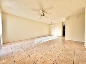4175 Corsair Ave in Kissimmee, FL - Foto de edificio - Building Photo