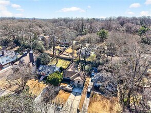 1319 Chalmette Dr NE in Atlanta, GA - Building Photo - Building Photo