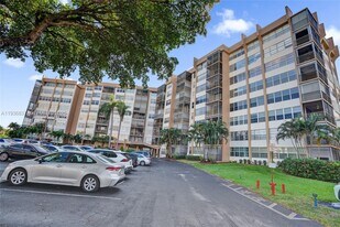 1200 St Charles Pl in Pembroke Pines, FL - Building Photo