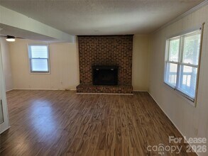 5323 Chestnut Lake Dr in Charlotte, NC - Building Photo - Building Photo