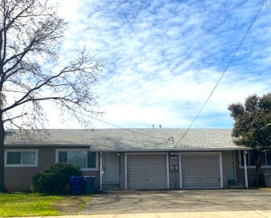 2760 Helen St in Redding, CA - Building Photo