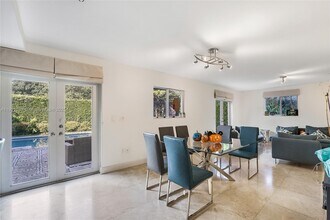 10670 SW 77th Ave in Miami, FL - Building Photo - Building Photo