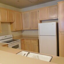 1850 Blossom Ave in Fairfield, CA - Foto de edificio - Building Photo