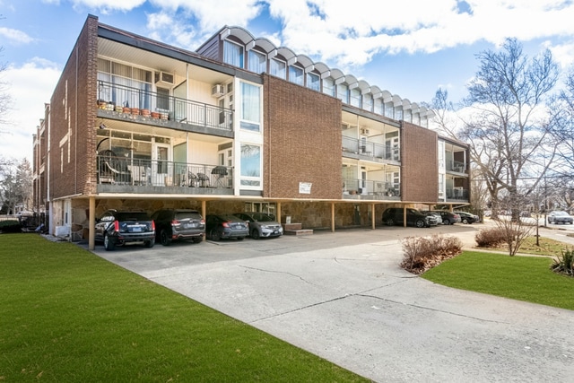 property at 6121 W Higgins Ave