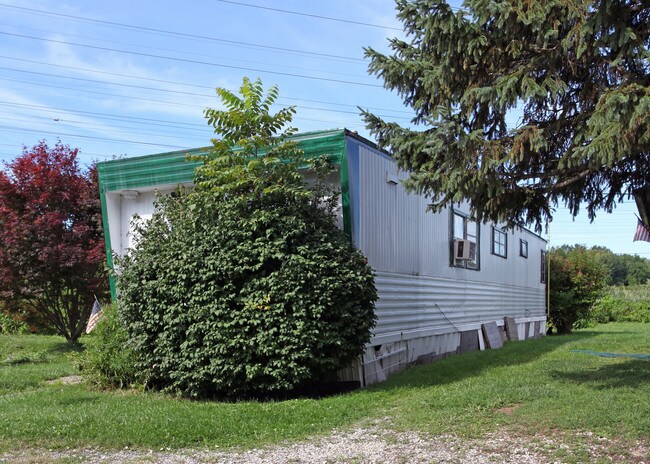Courtyard Mobile Home Park in Eastlake, OH - Building Photo - Building Photo