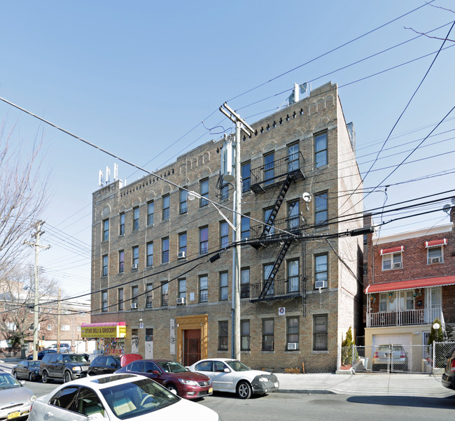 3724-3728 Bronxwood in Bronx, NY - Building Photo - Building Photo