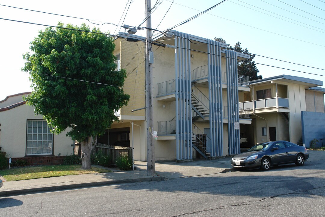 132 Santa Helena Ave in Millbrae, CA - Building Photo