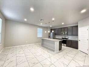2552 Smokey Cv in Seguin, TX - Building Photo - Building Photo