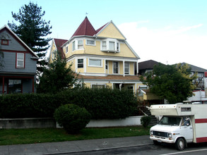 Lentzy Apartments in Everett, WA - Building Photo - Building Photo