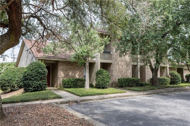 1000 Stonegate Dr in Auburn, AL - Building Photo - Building Photo