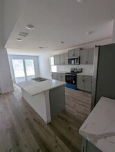 913 Olive St in Jourdanton, TX - Building Photo - Building Photo