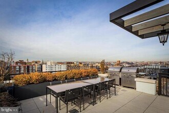 1011 M St NW, Unit 302 in Washington, DC - Building Photo - Building Photo
