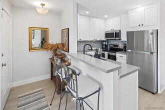432 Edgehill Ln in Oceanside, CA - Foto de edificio - Building Photo