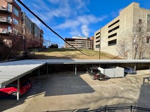 4436 Mill Creek Pky, Unit 3S in Kansas City, MO - Foto de edificio - Building Photo