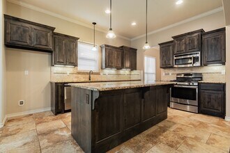 600 Irish Ln in Yukon, OK - Building Photo - Building Photo