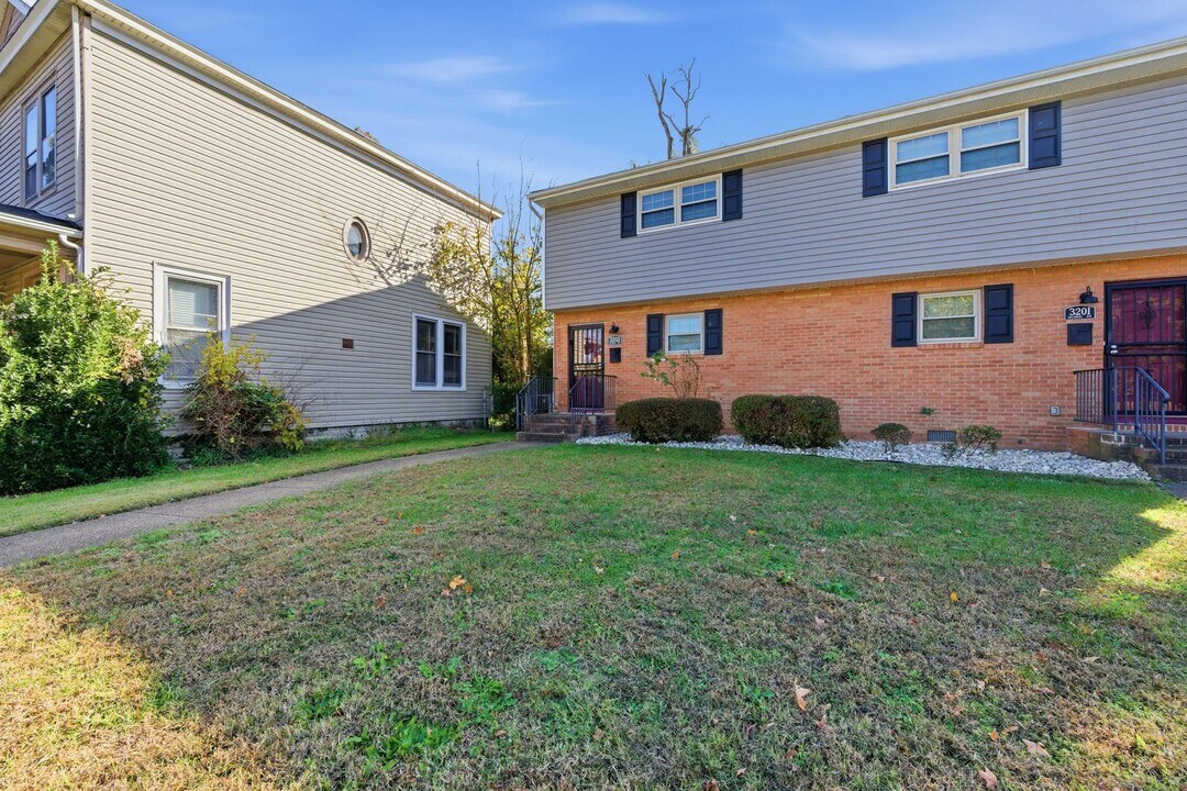 3203 Delaware Ave in Richmond, VA - Building Photo