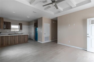 3008 W Kenwood St, Unit 3 in Edinburg, TX - Building Photo - Building Photo