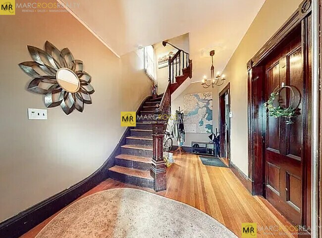 33 Falcon St in Boston, MA - Building Photo - Building Photo