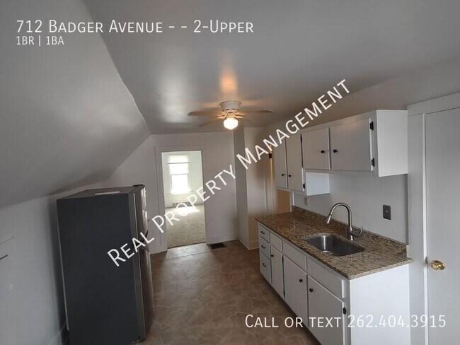 712 Badger Ave in South Milwaukee, WI - Building Photo - Building Photo