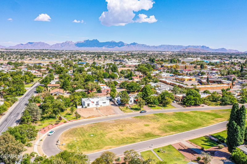 1040 Hess Terrace in Las Cruces, NM - Building Photo