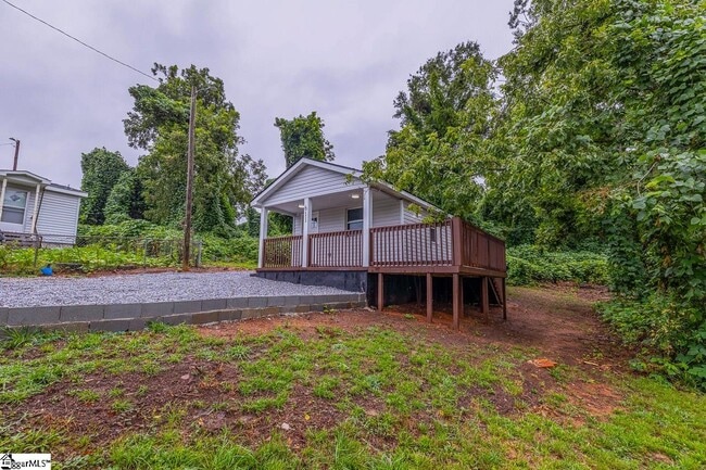 property at 611 Hunters Ct