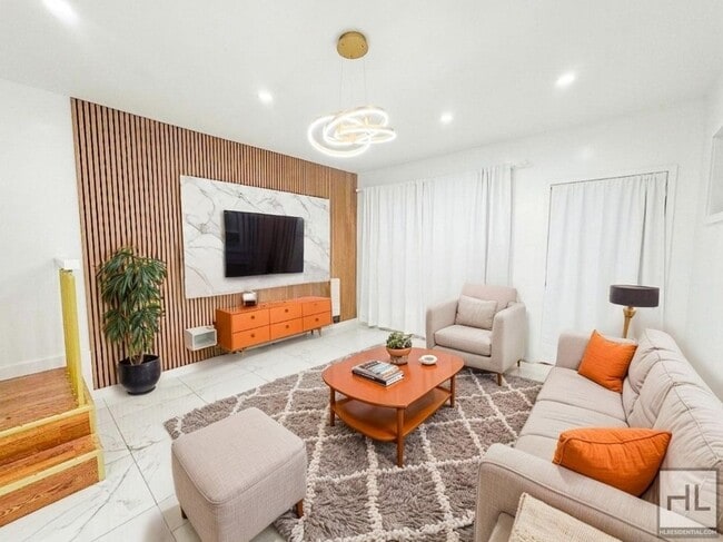 EAST 53 STREET, Unit 1