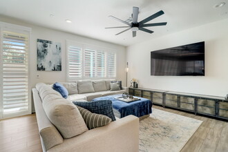 3251 Crecida Way in Carlsbad, CA - Building Photo - Building Photo