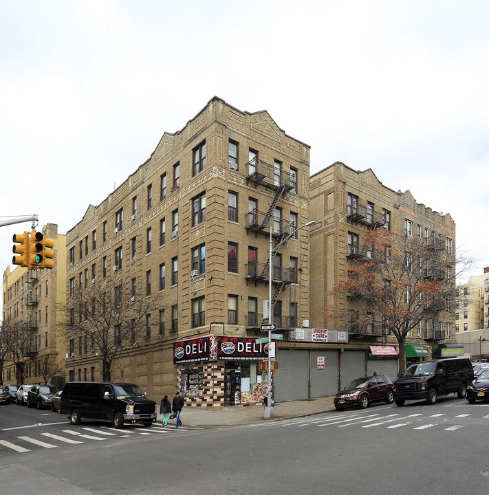 901 Southern Blvd in Bronx, NY - Foto de edificio