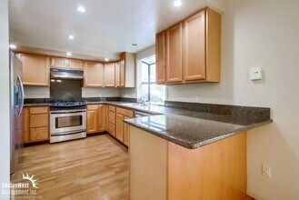 4253 Caminito Gabaldon in San Diego, CA - Building Photo - Building Photo