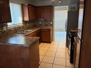 Room in House on Beethoven Cir in Riverdale, GA - Building Photo - Building Photo