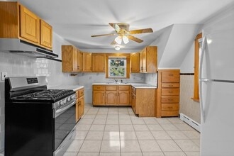 17 Benson Ave in Framingham, MA - Foto de edificio - Building Photo