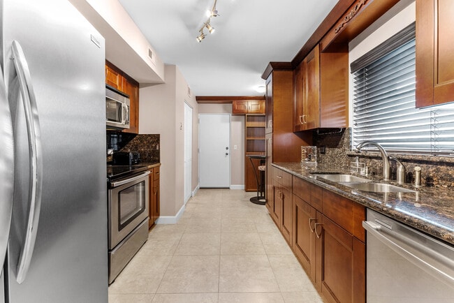 6300 NW 2nd Ave in Boca Raton, FL - Building Photo - Building Photo