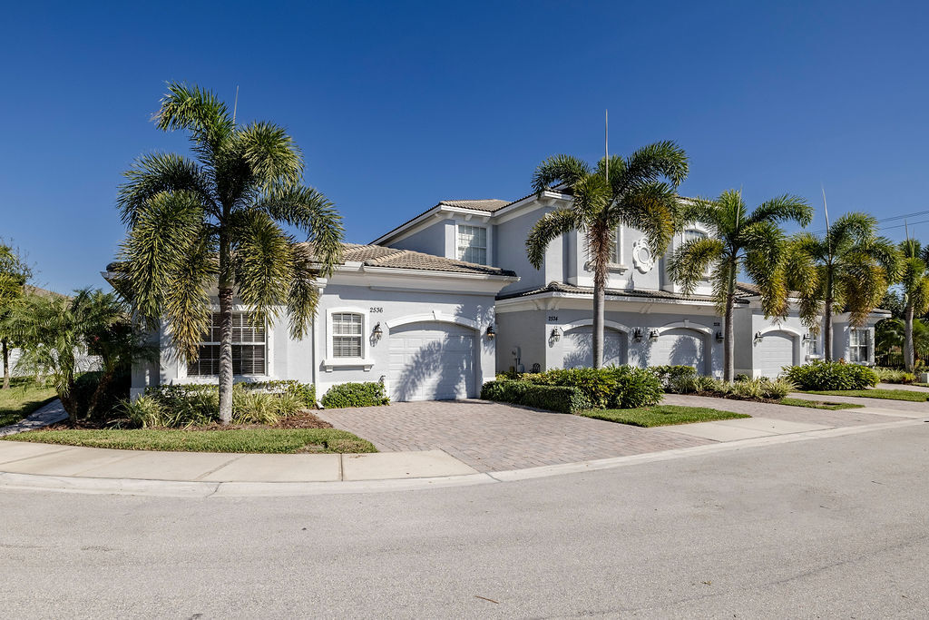 2536 Bella Vista Cir in Vero Beach, FL - Building Photo